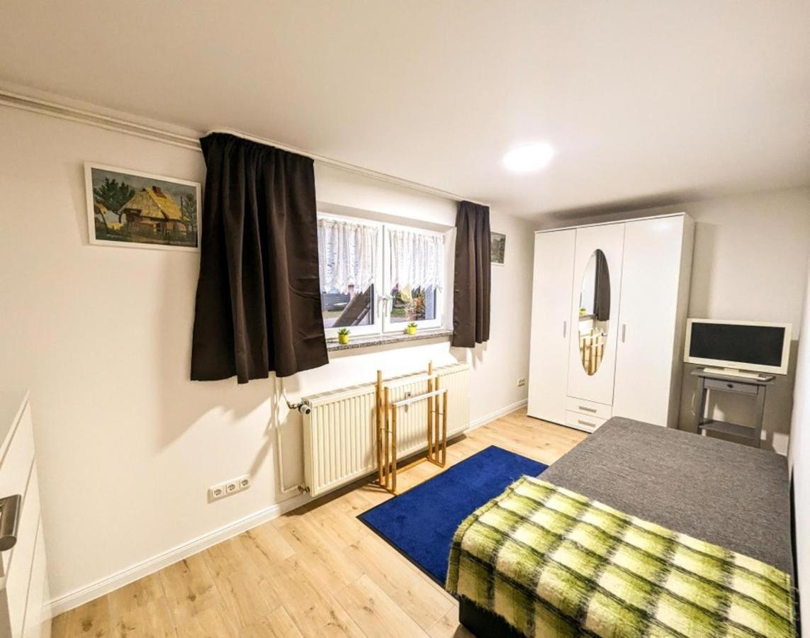 Ferienwohnung Lena In Schwerin- Wickendorf Schwerin  Bagian luar foto